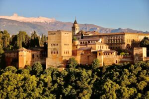Lee más sobre el artículo Andalucía: Explorando la Rica Herencia y los Paisajes Encantadores del Sur de España