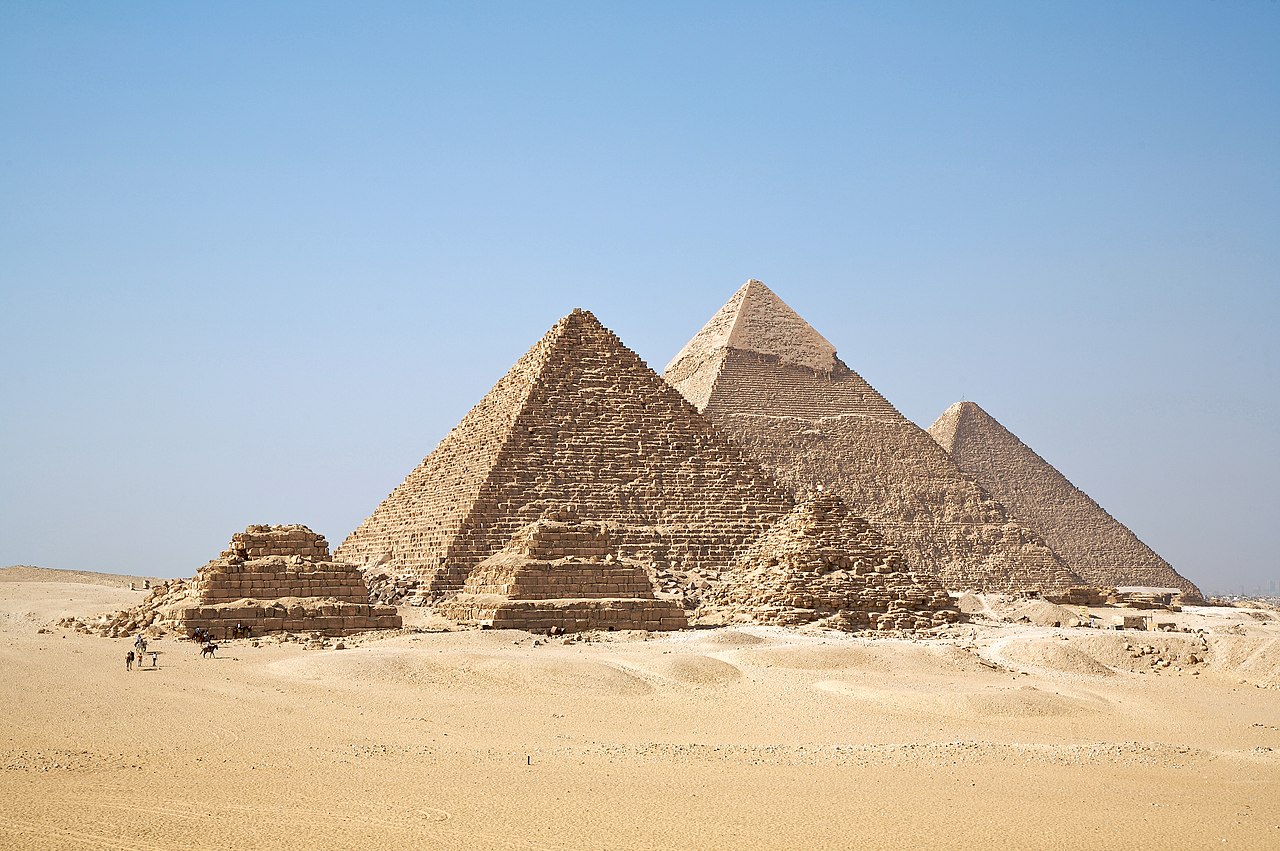 Lee más sobre el artículo Emocionantes aventuras en un viaje a Egipto con El Corte Inglés