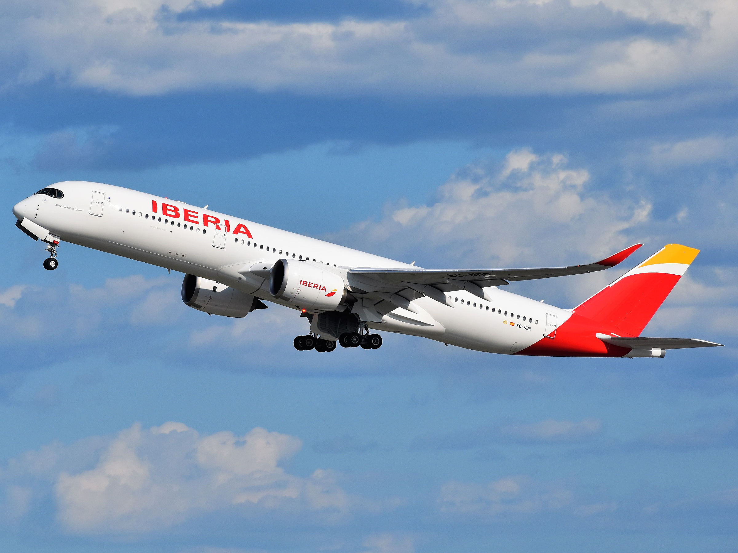 En este momento estás viendo Guía práctica: ¿Qué hacer si mi vuelo con Iberia está lleno?