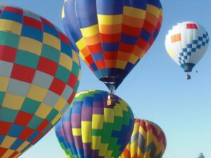 Lee más sobre el artículo Los mejores globos voladores y flotantes: descubre cuáles son