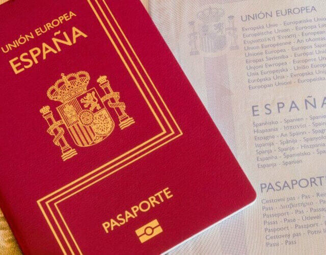 Pasaporte español válido