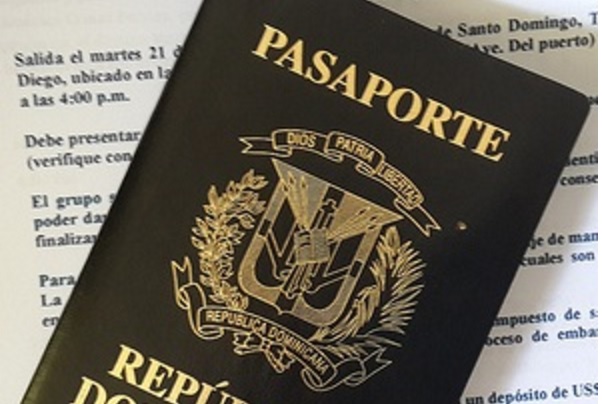 Pasaporte y autorización de viaje