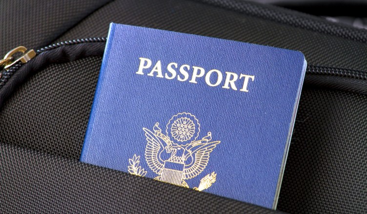 Pasaportes y documentos de viaje
