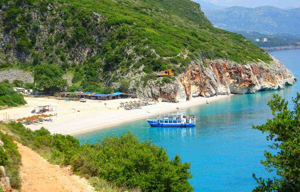 Playa en la Riviera Albanesa